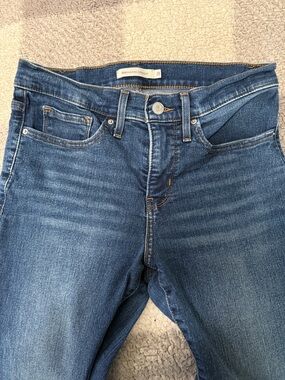 Levi's Mid Wash High-Rise Women's Jeans